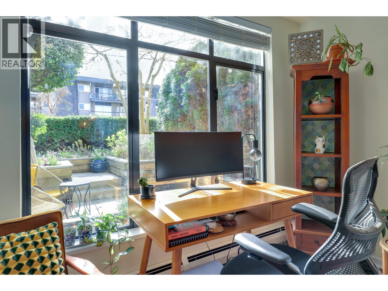 6 221 ASH STREET, New Westminster