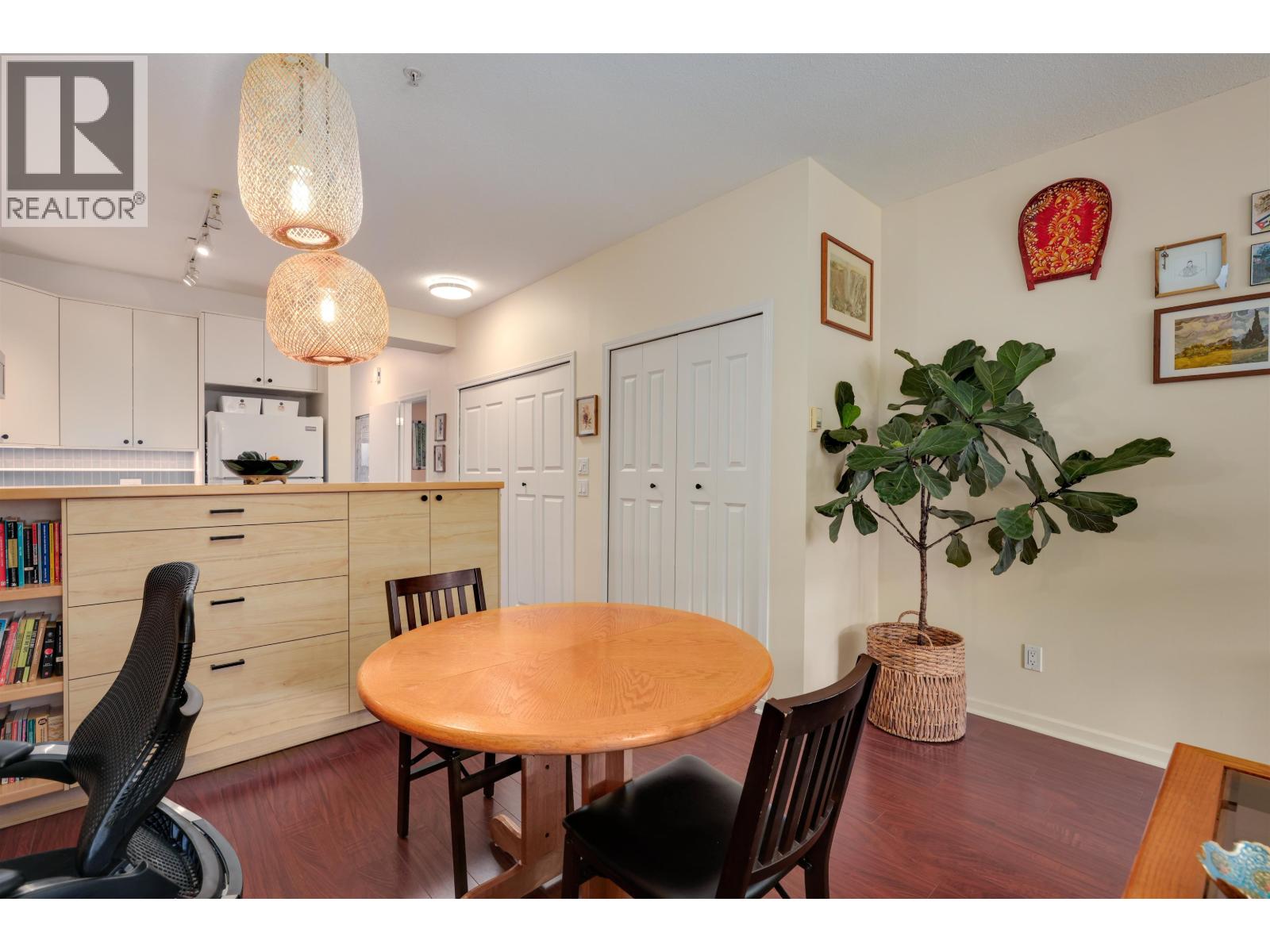 6 221 ASH STREET, New Westminster