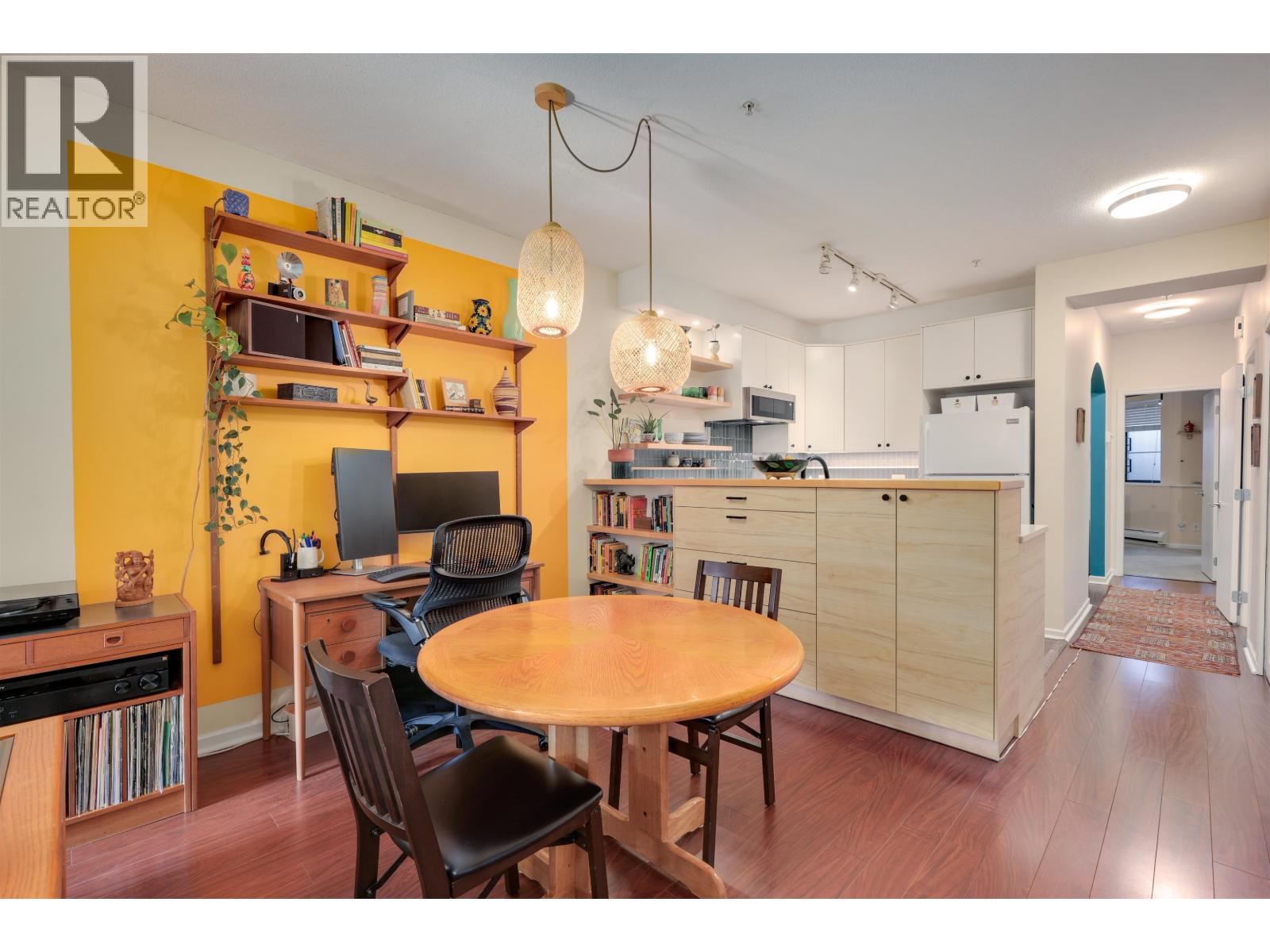 6 221 ASH STREET, New Westminster