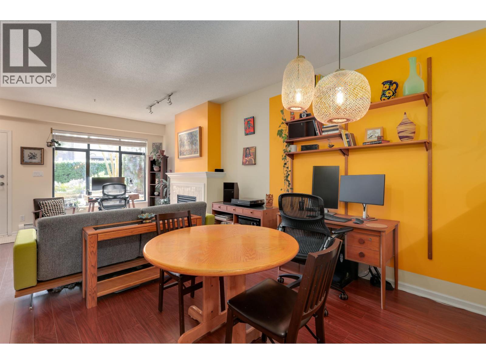 6 221 ASH STREET, New Westminster