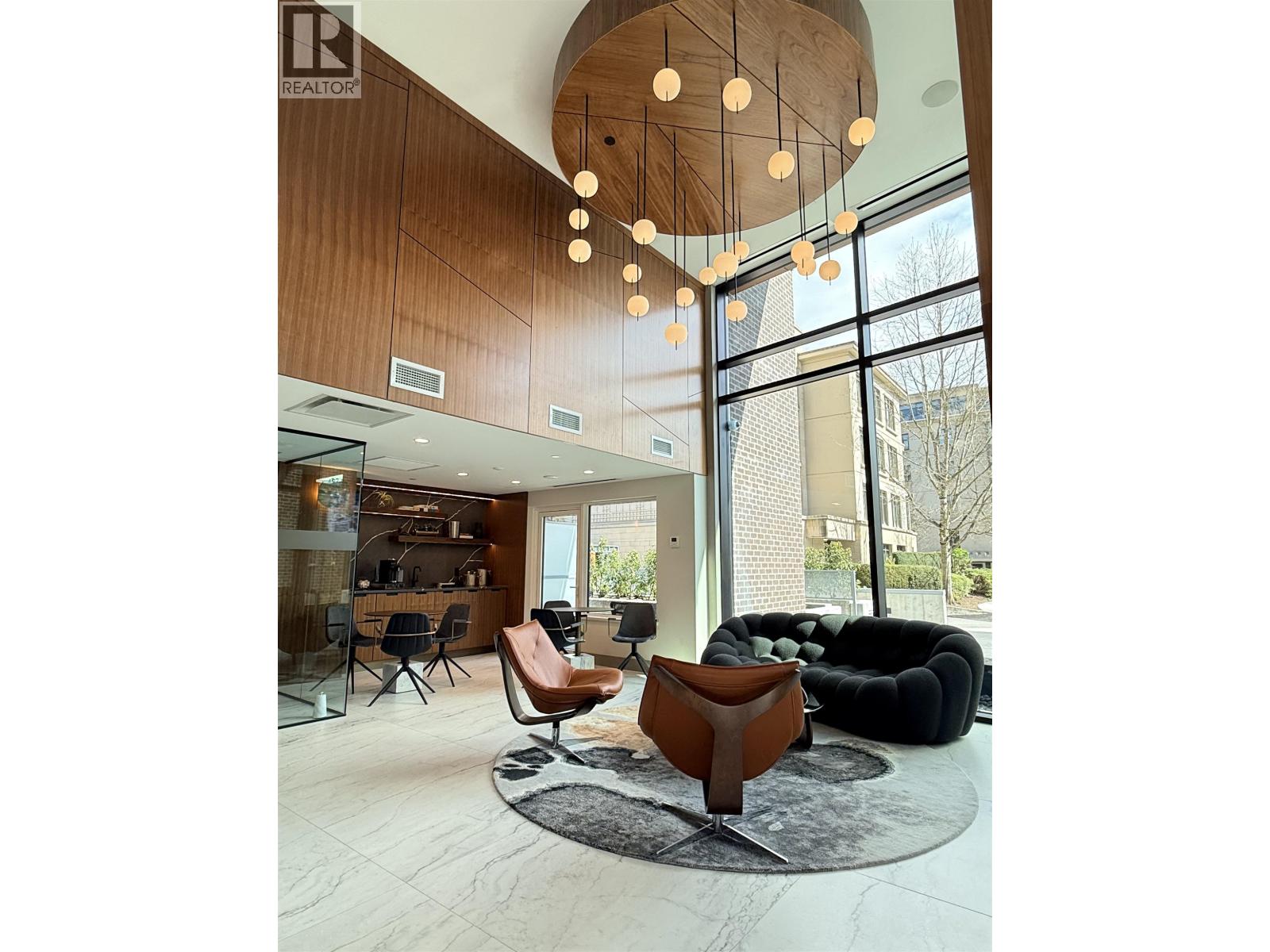 306 423 6TH STREET, West Vancouver