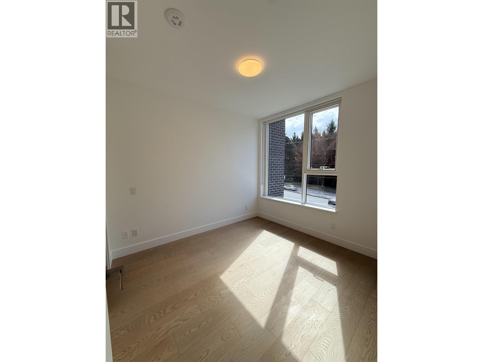 306 423 6TH STREET, West Vancouver