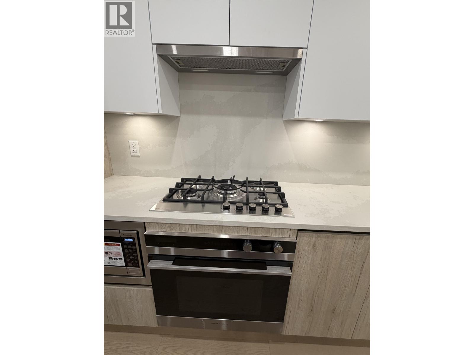 306 423 6TH STREET, West Vancouver