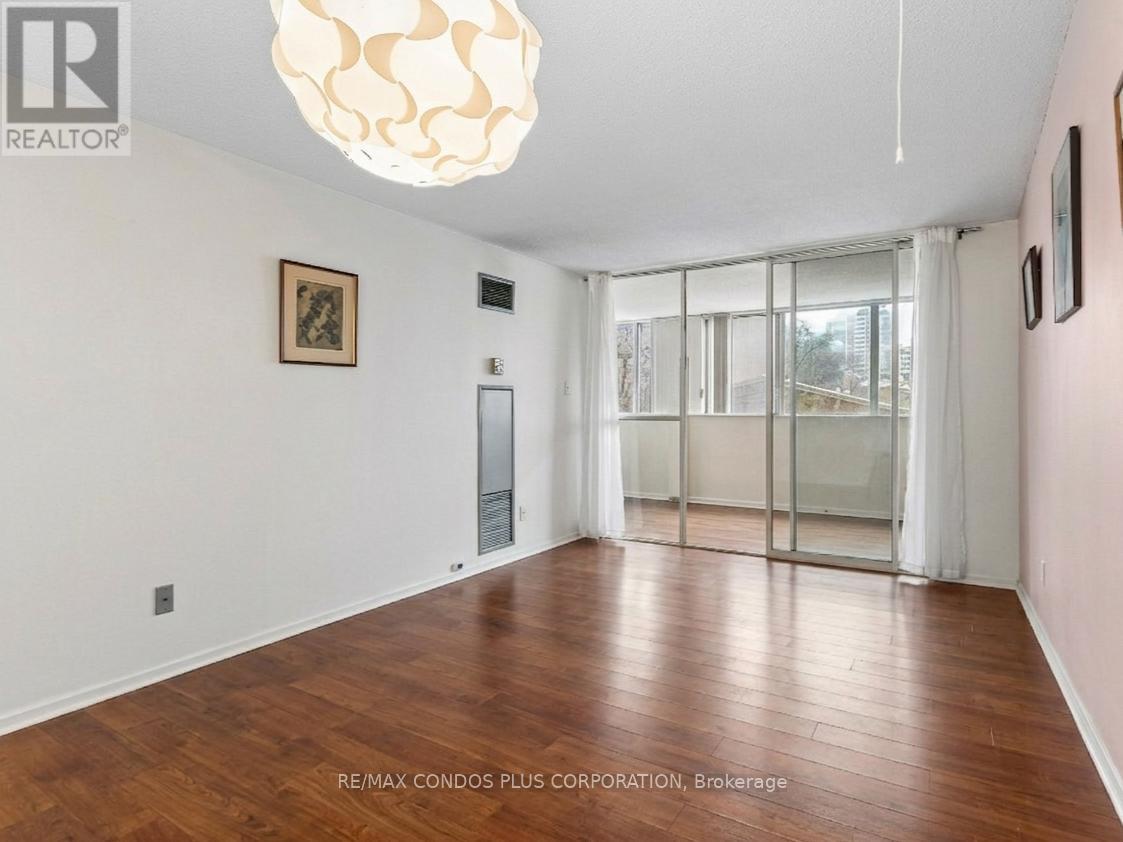 #204 15 MAITLAND PLACE - 13