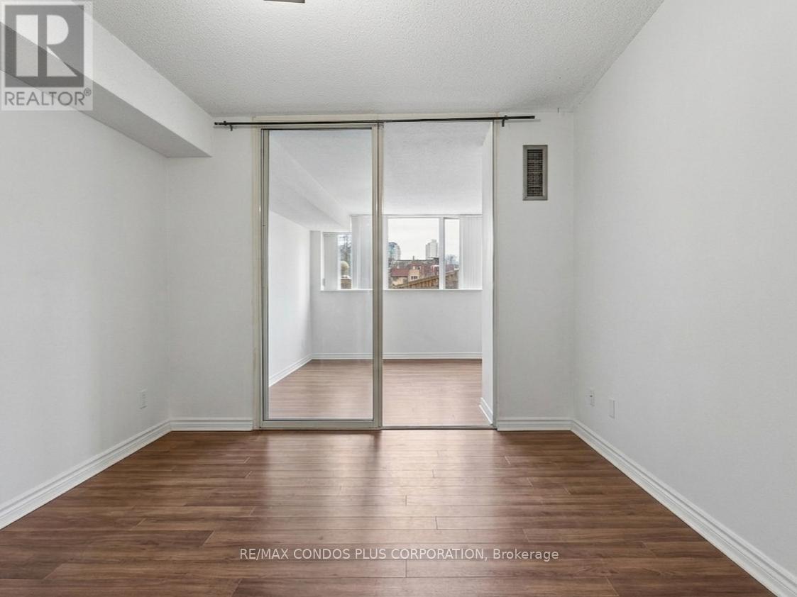 #204 15 MAITLAND PLACE - 15