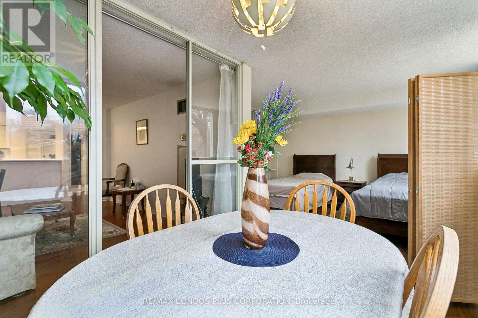 #204 15 MAITLAND PLACE - 24