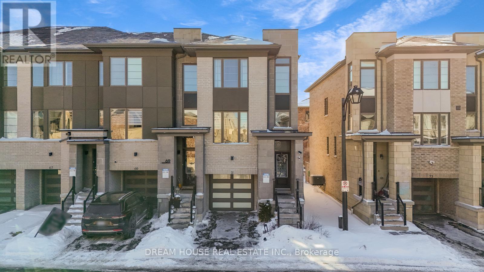 108 - 71 DONALD FLEMING WAY