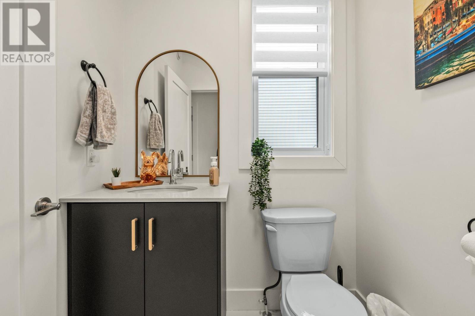 28 TREKKER DRIVE - 13