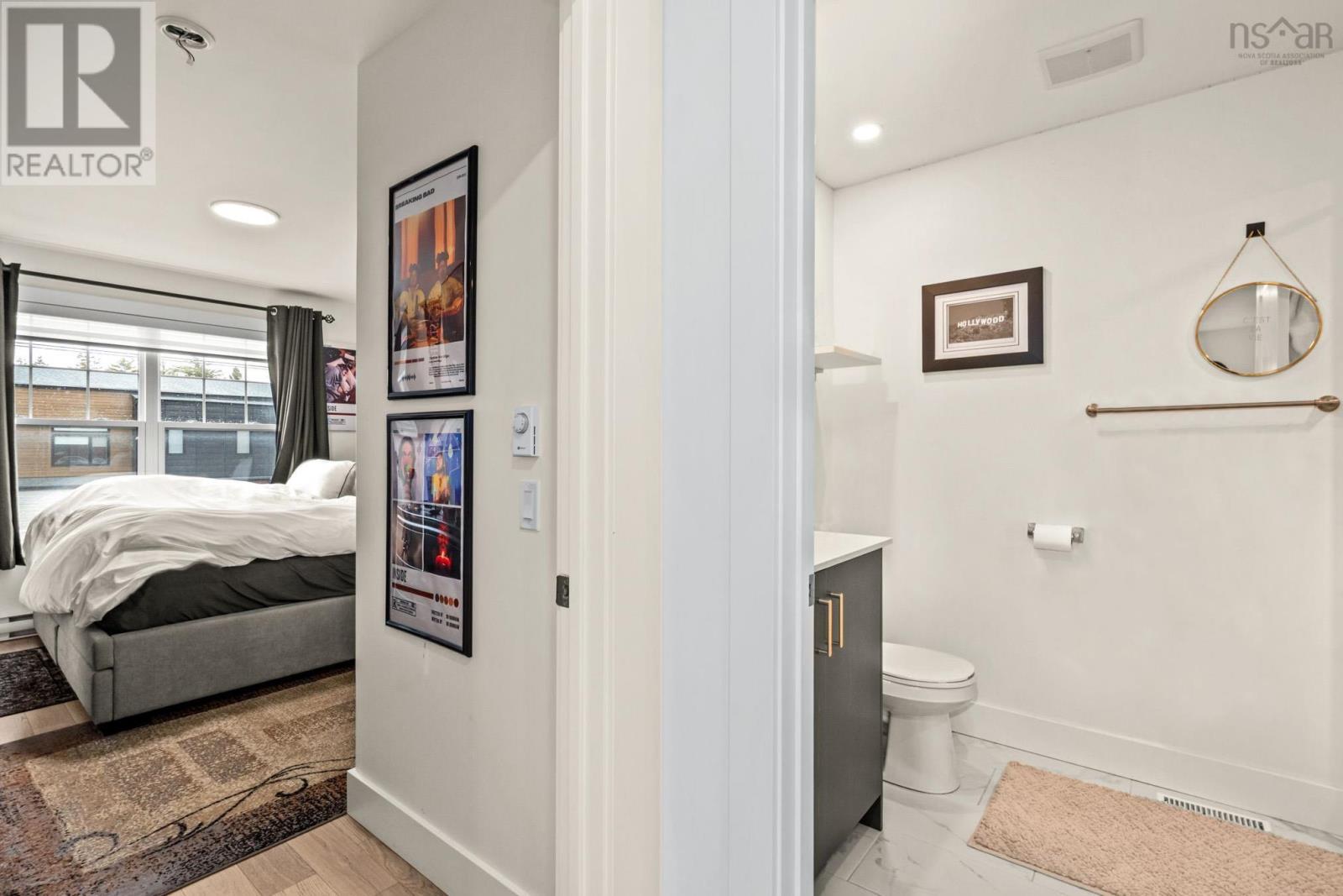 28 TREKKER DRIVE - 20