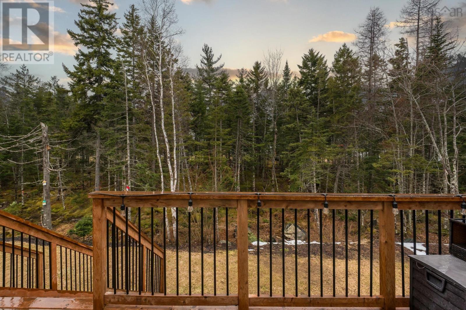 28 TREKKER DRIVE - 27