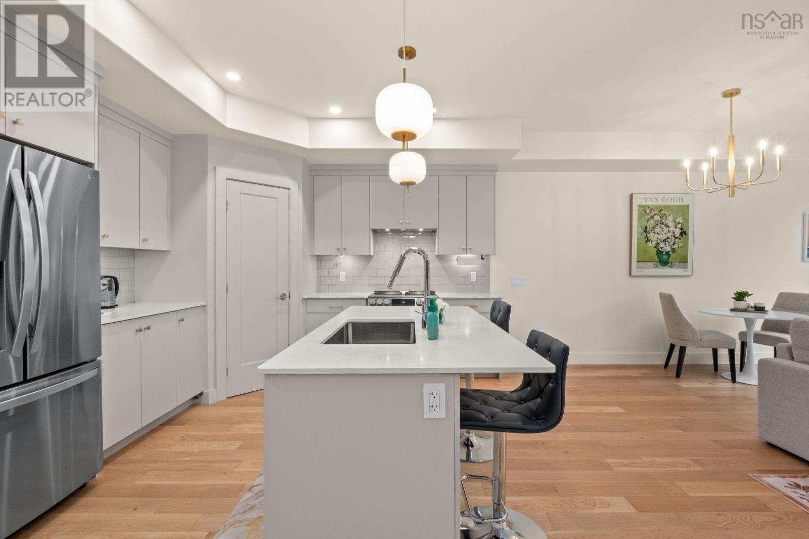 28 TREKKER DRIVE - 6