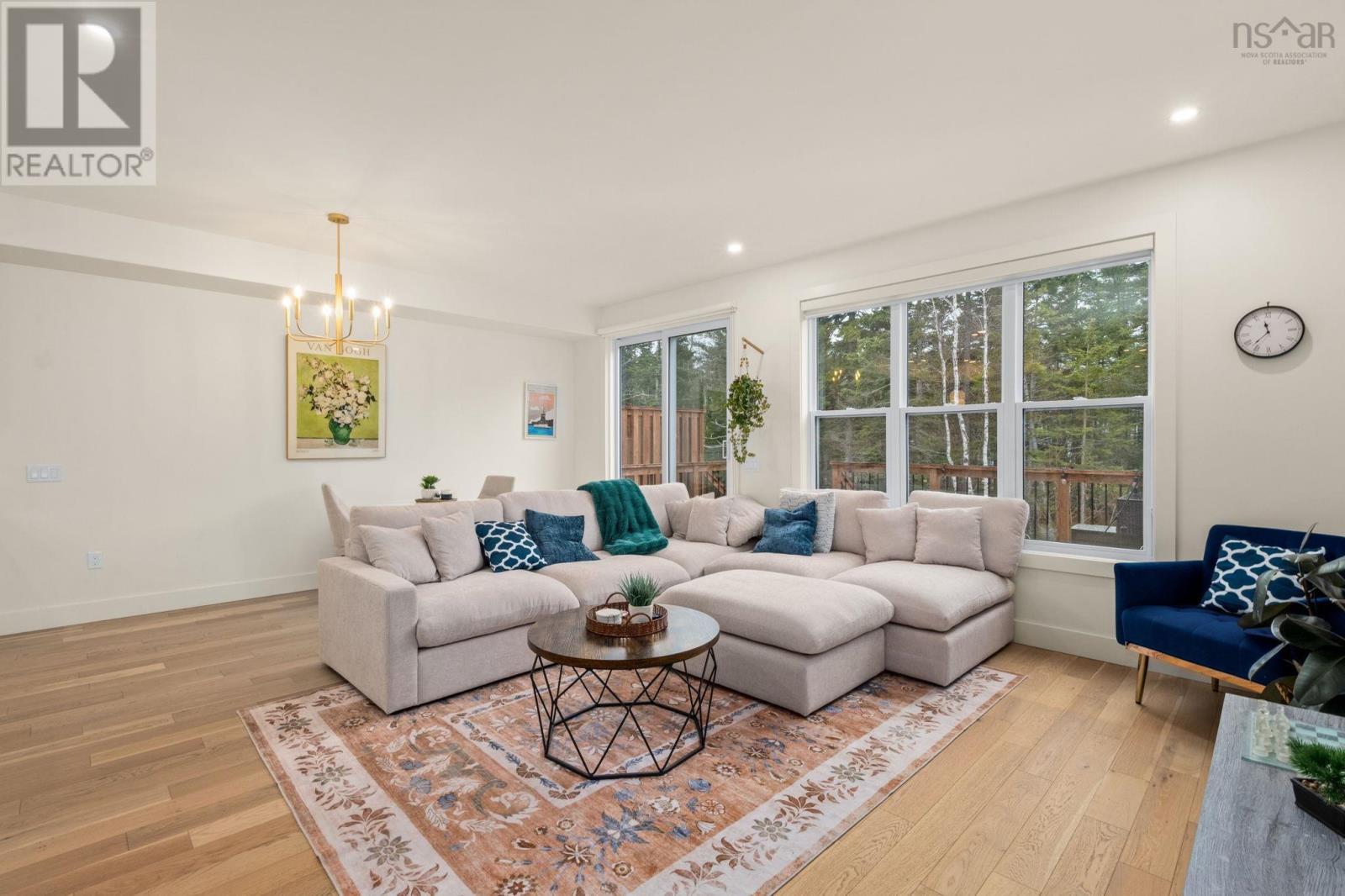 28 TREKKER DRIVE - 9