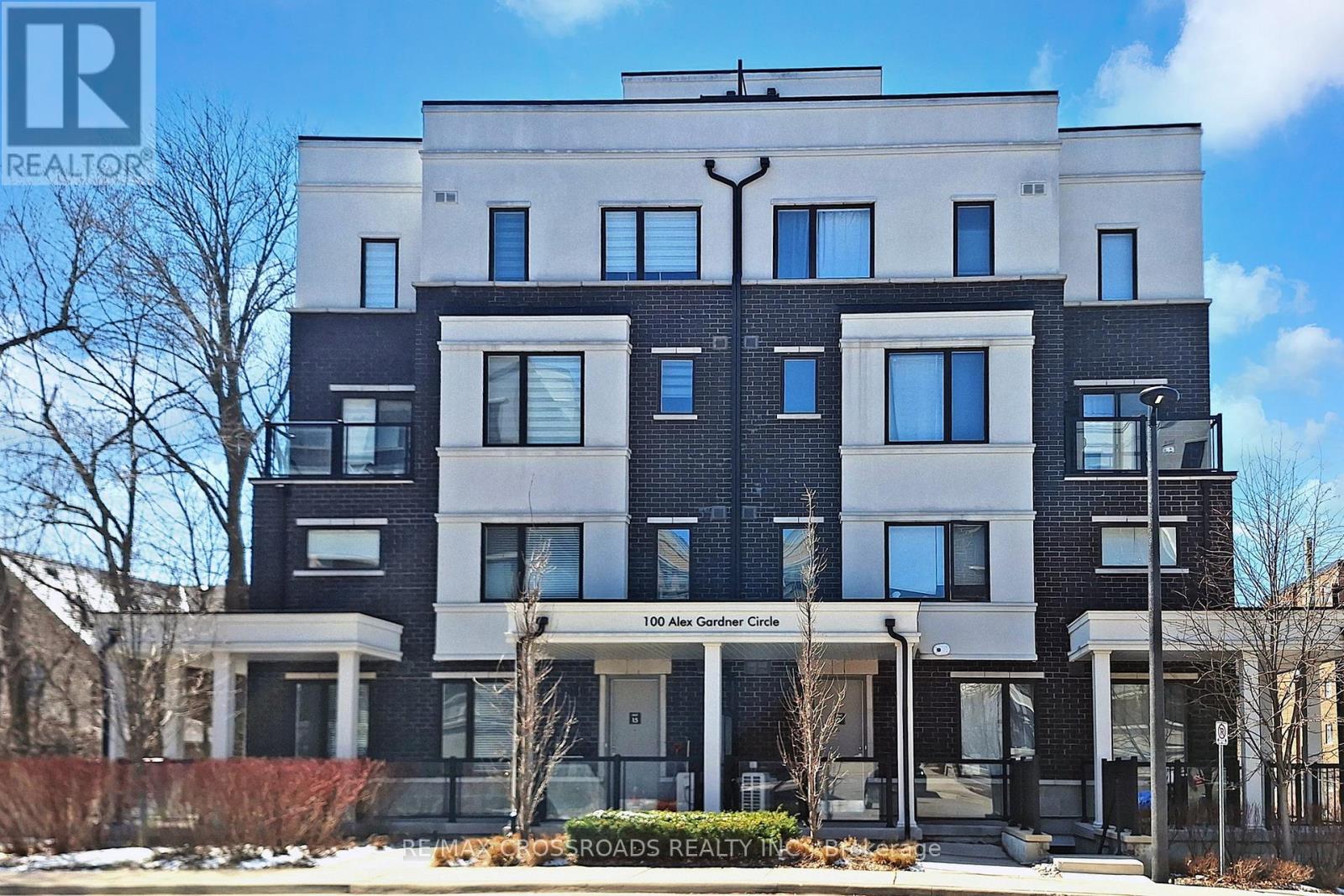 10 - 100 ALEX GARDNER CIRCLE