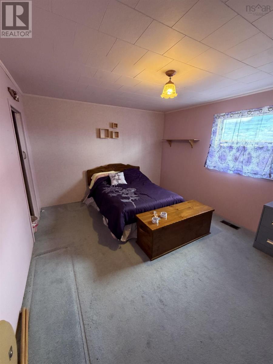 Property 22 of 29 of 1109 Highway 236