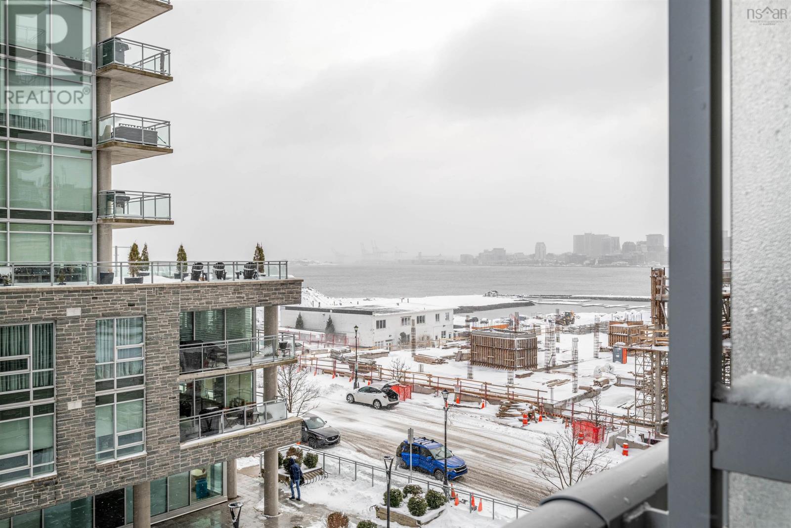 #403 15 KINGS WHARF PLACE - 30