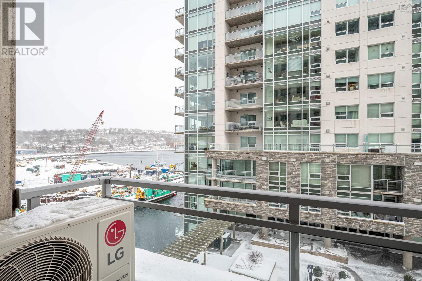 #403 15 KINGS WHARF PLACE - 29