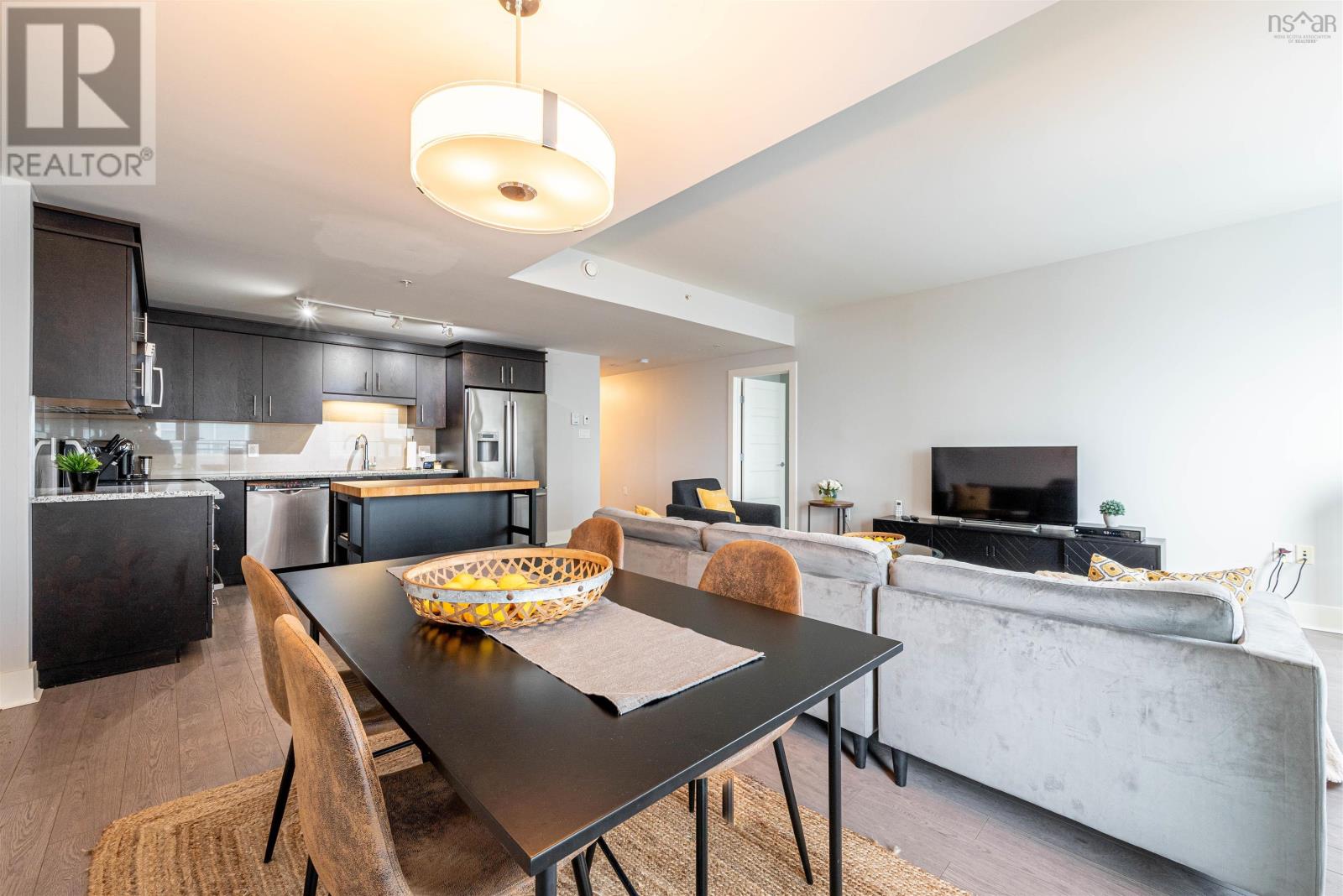 #403 15 KINGS WHARF PLACE - 18