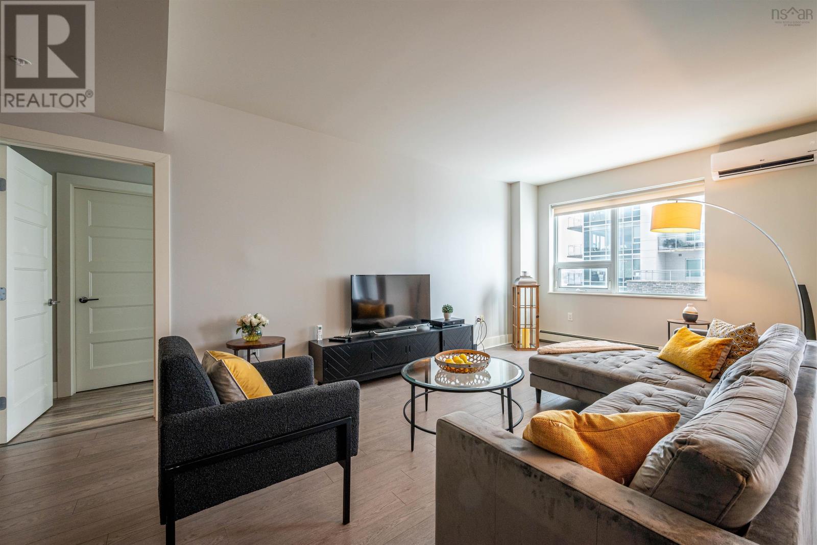 #403 15 KINGS WHARF PLACE - 12