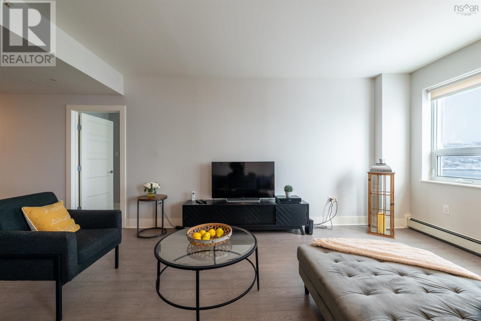 #403 15 KINGS WHARF PLACE - 14