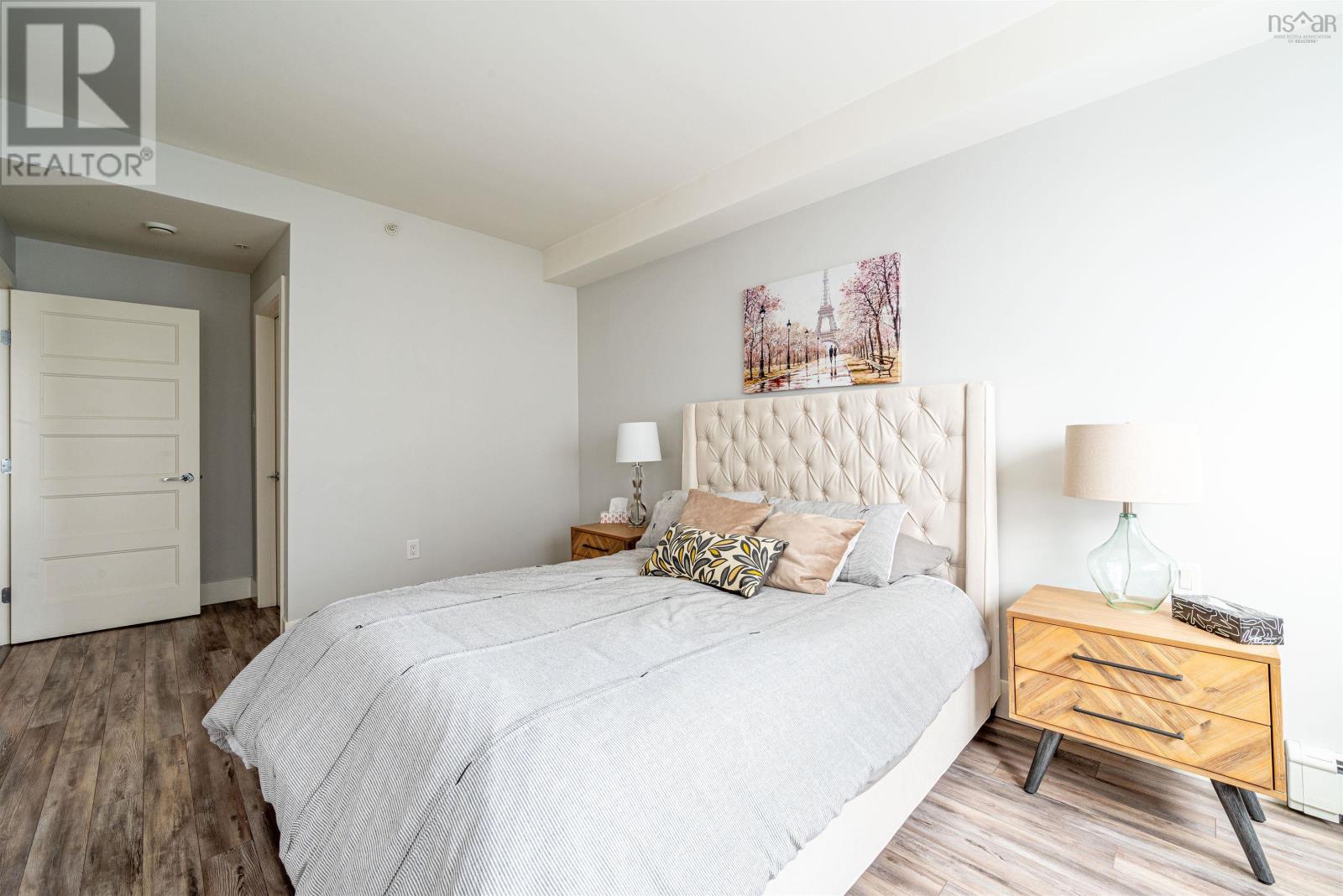 #403 15 KINGS WHARF PLACE - 22