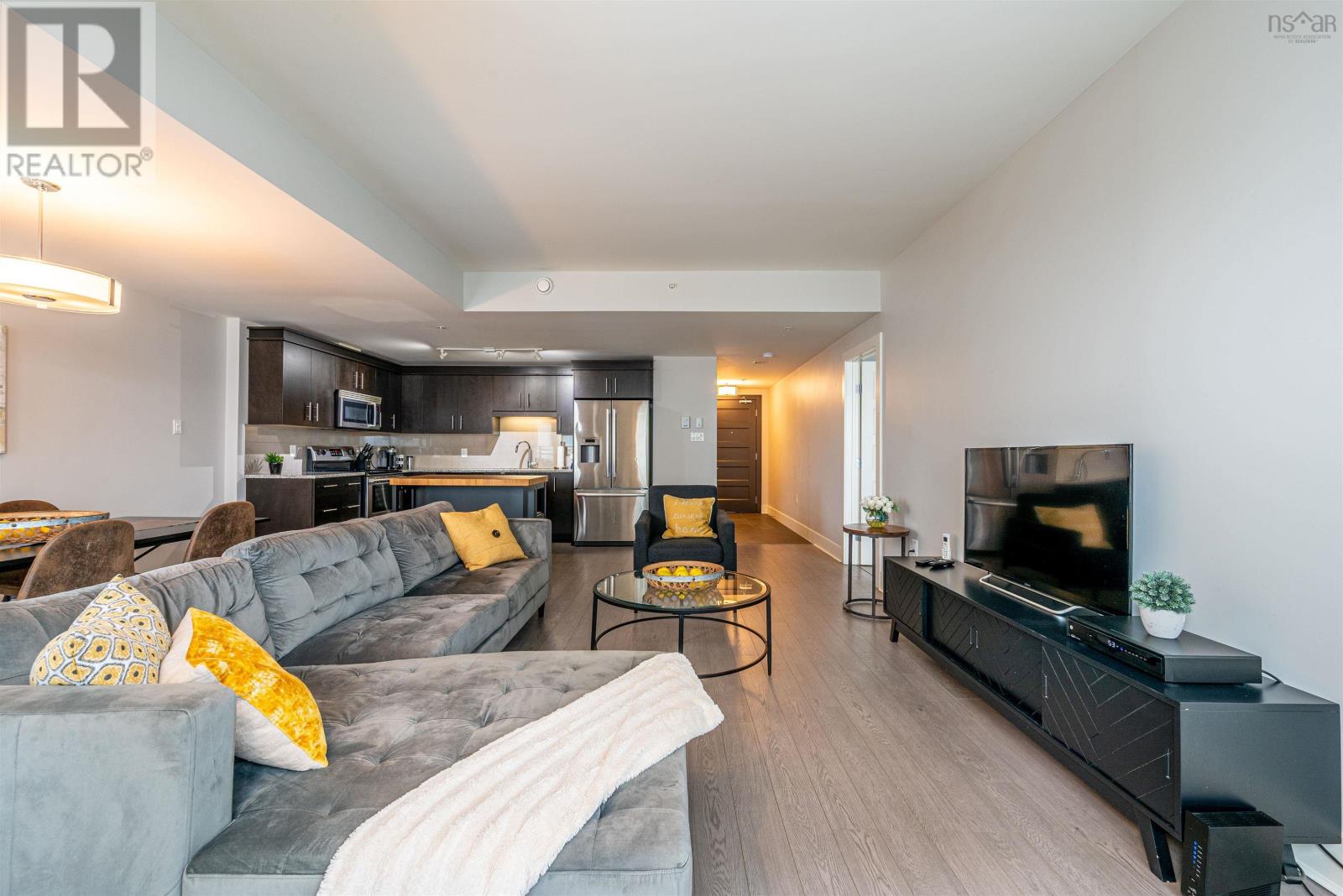 #403 15 KINGS WHARF PLACE - 15