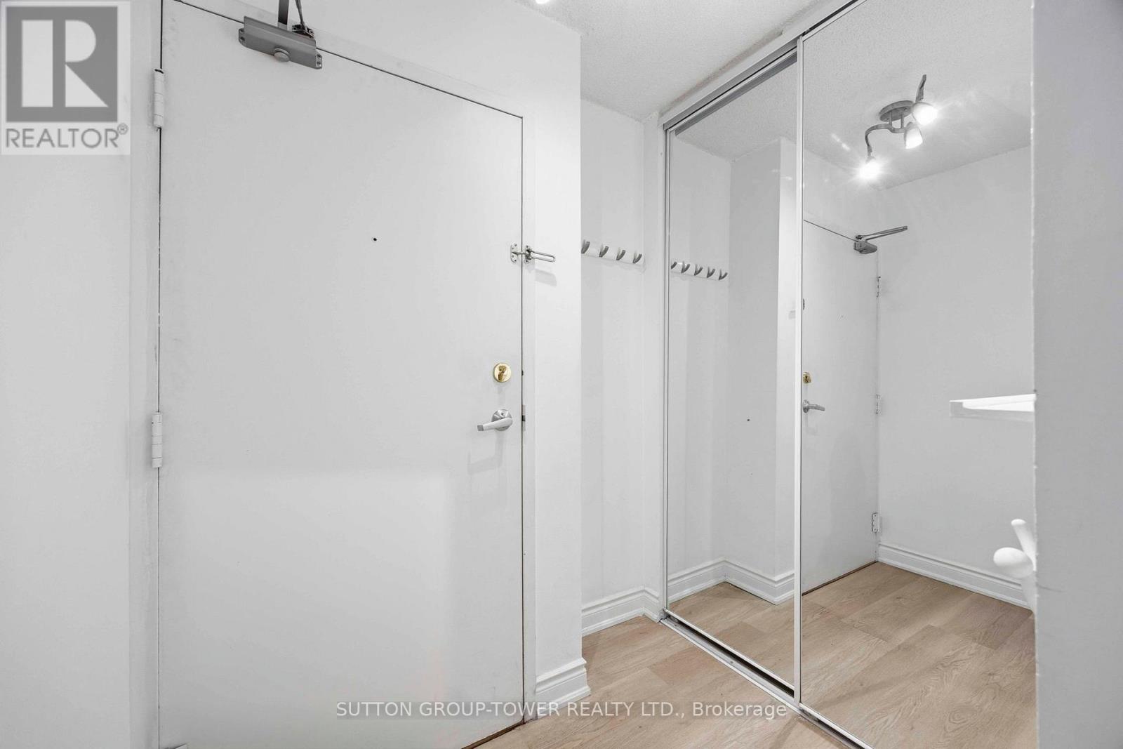 #1901 3077 WESTON ROAD - 5