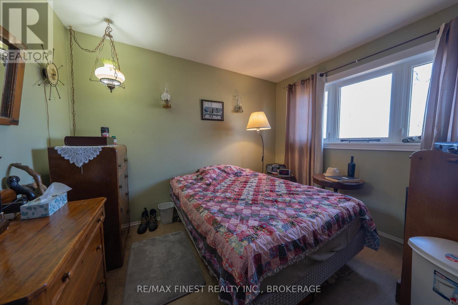 2221 BURBROOK ROAD - 20