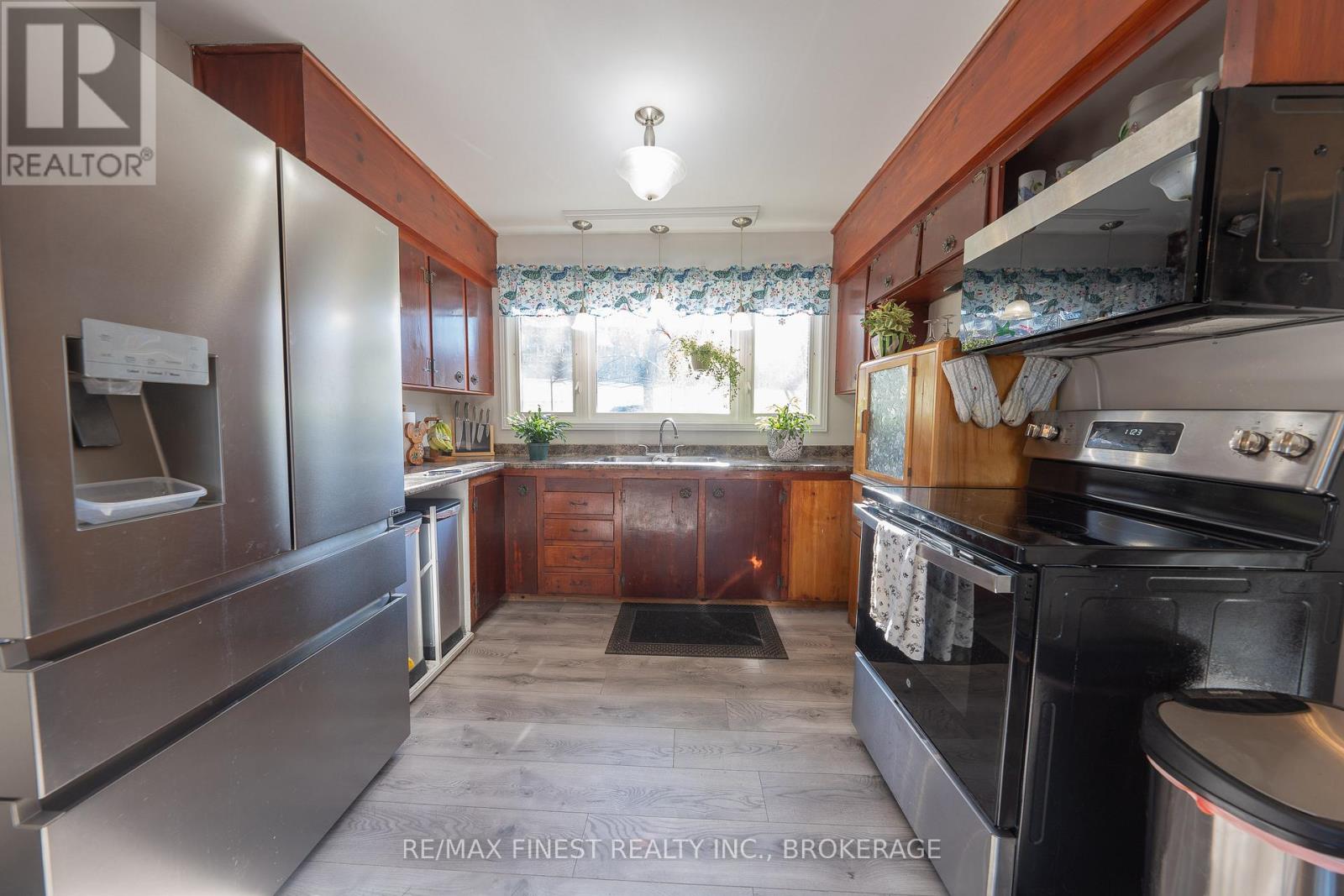 2221 BURBROOK ROAD - 6