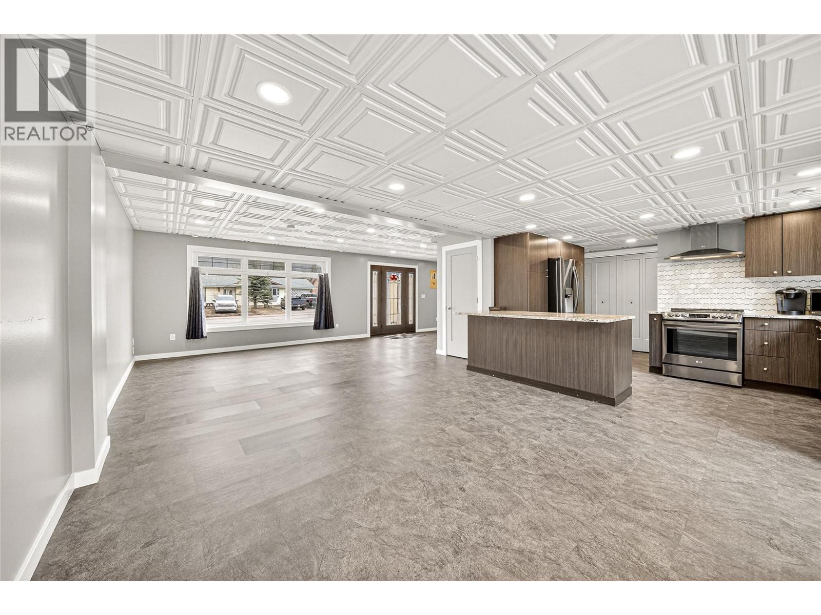 921 Alpine Way - 10