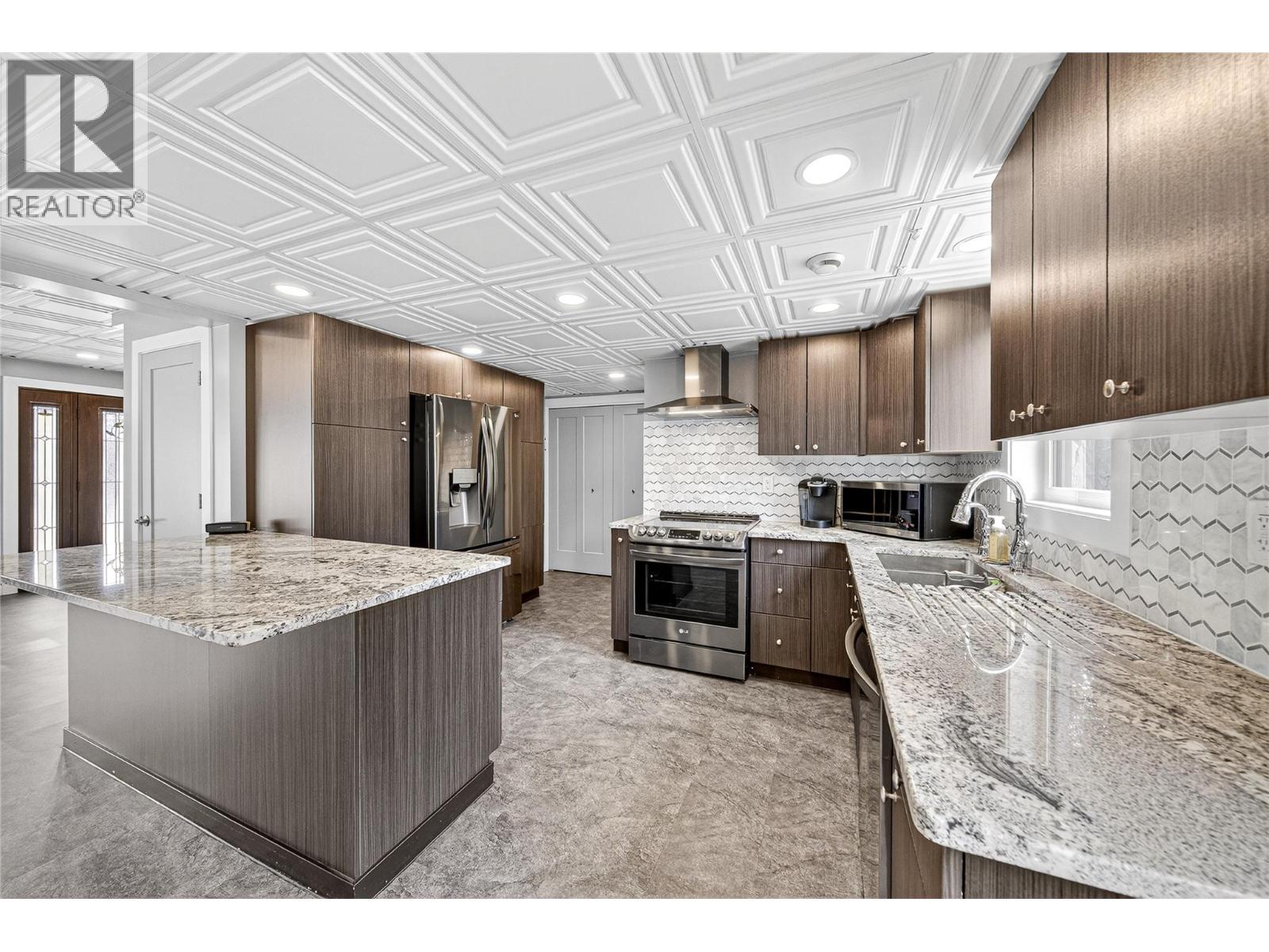 921 Alpine Way - 13