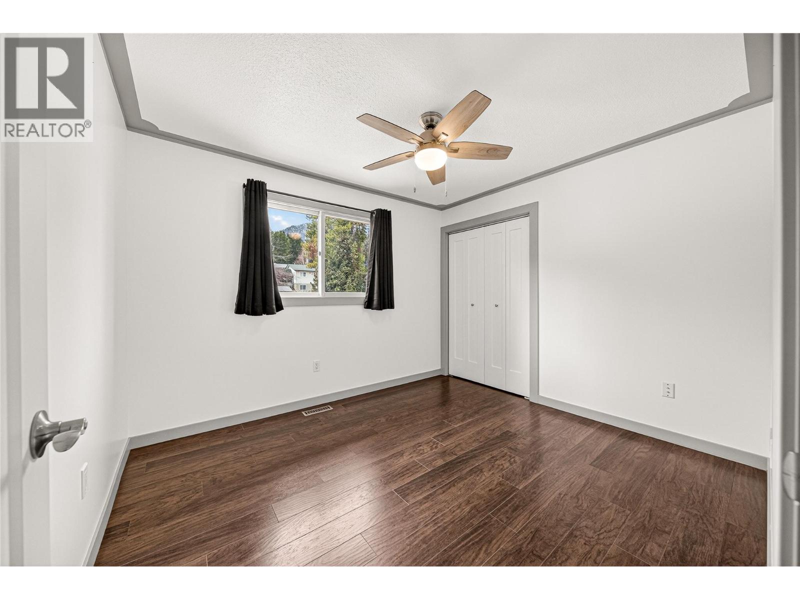 921 Alpine Way - 25