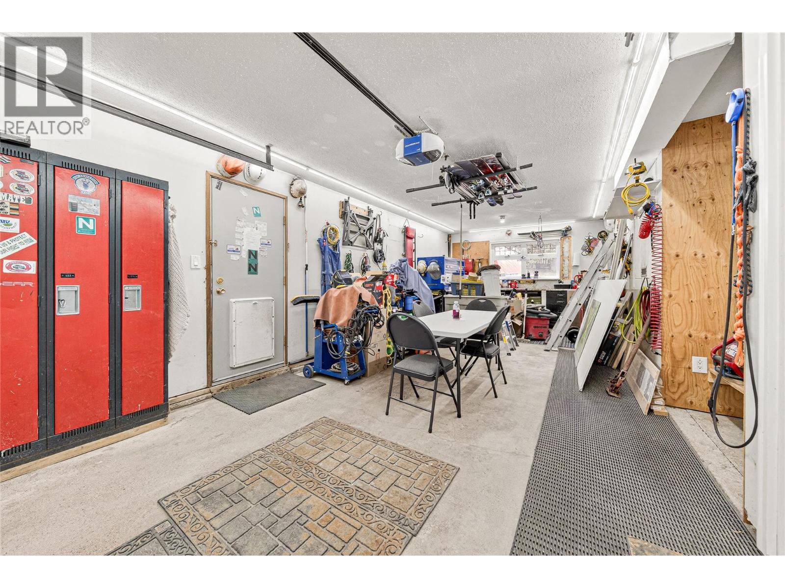 921 Alpine Way - 37