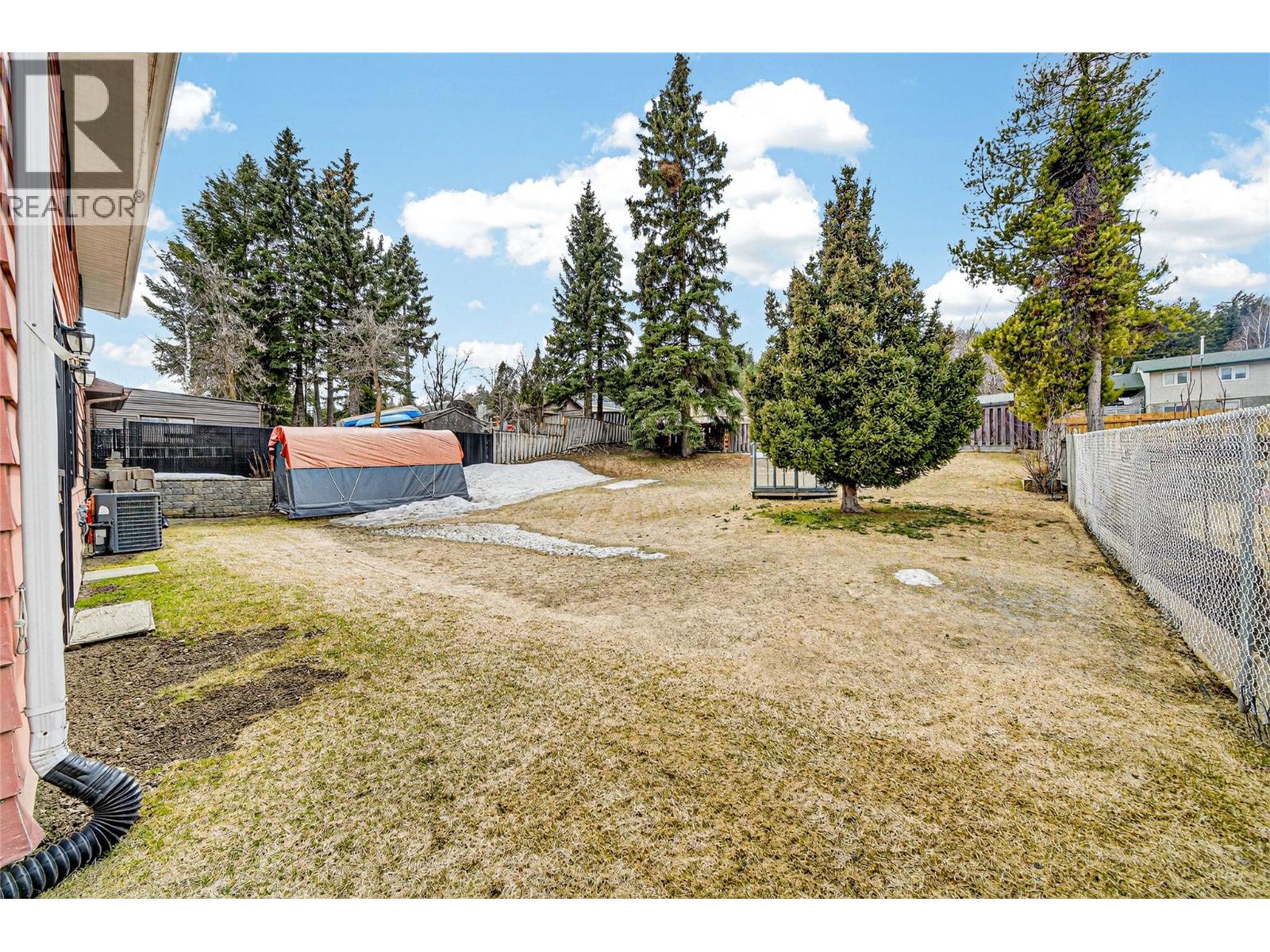 921 Alpine Way - 39