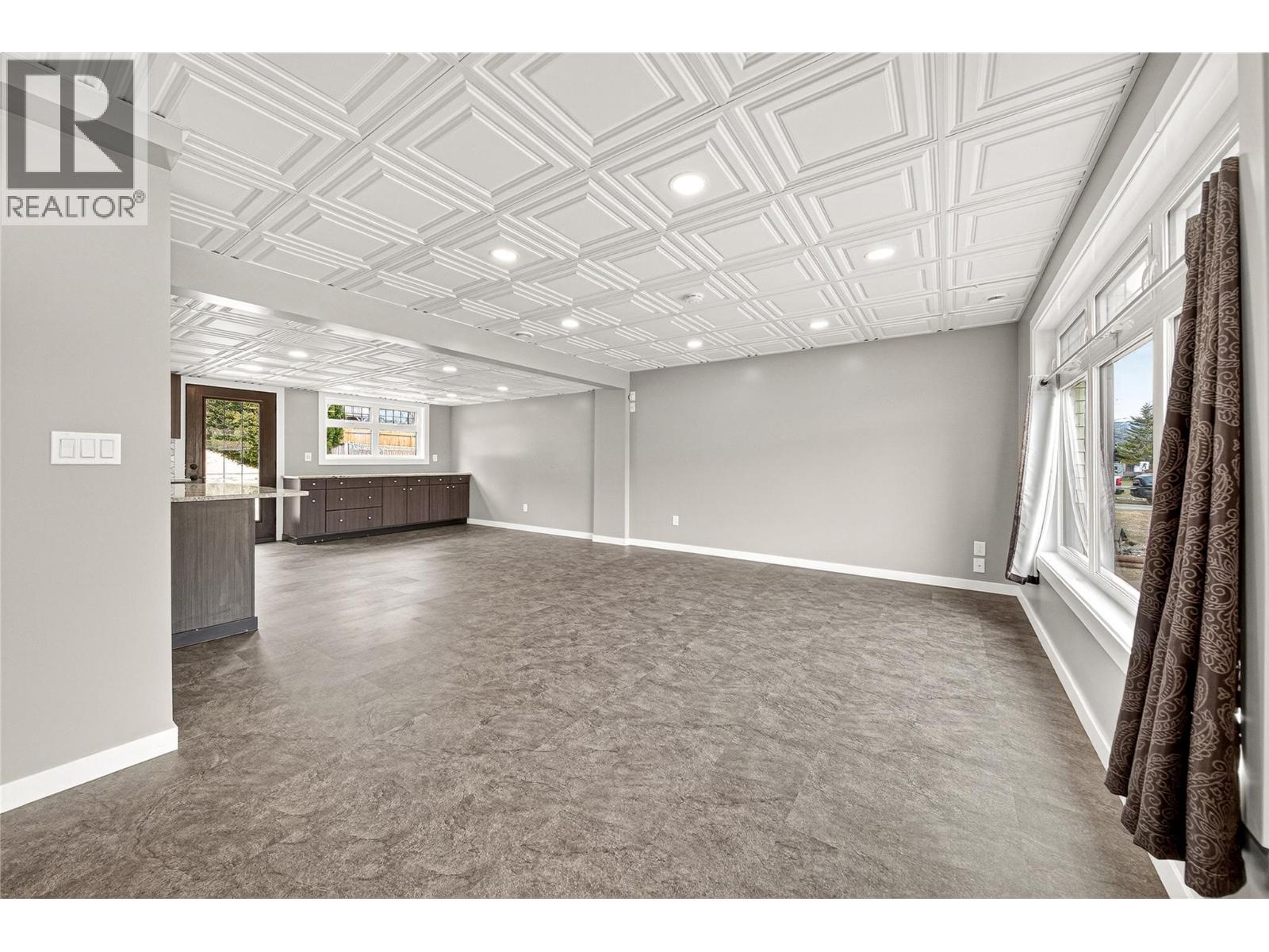 921 Alpine Way - 4