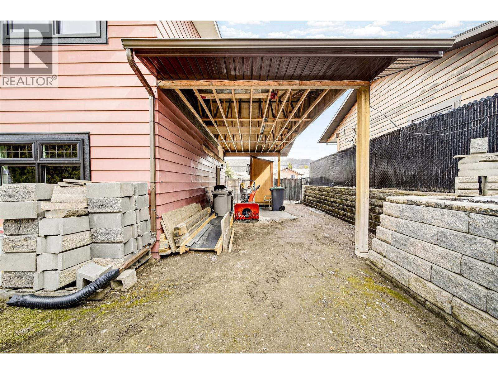 921 Alpine Way - 41