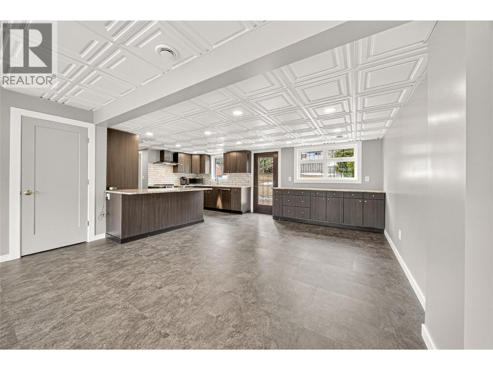 921 Alpine Way - 9
