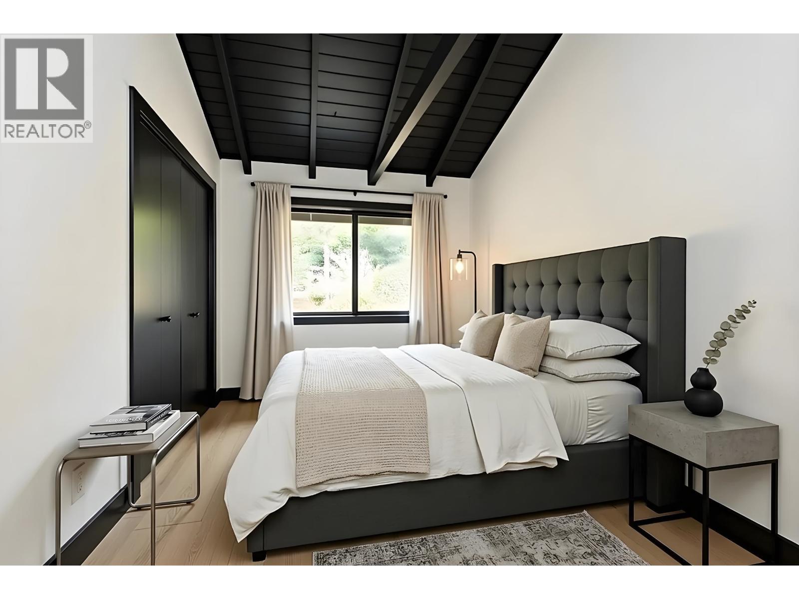 560 CRAIGMOHR DRIVE, West Vancouver