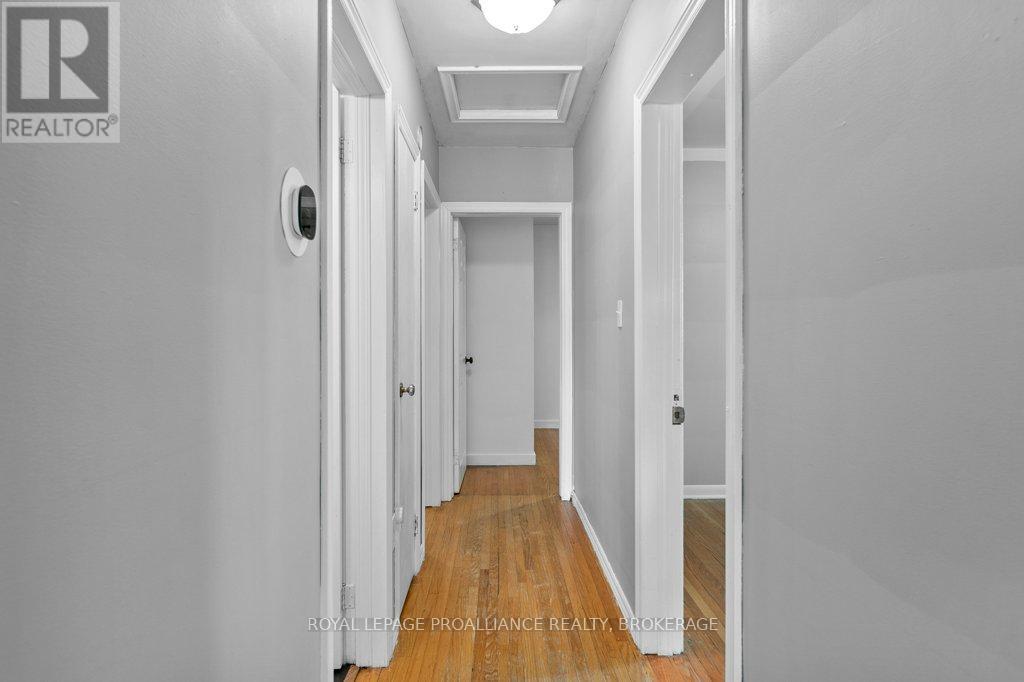 590 MACDONNELL STREET - 13