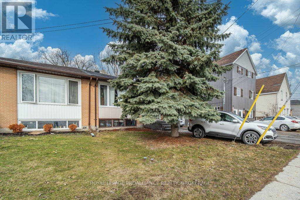 590 MACDONNELL STREET - 2