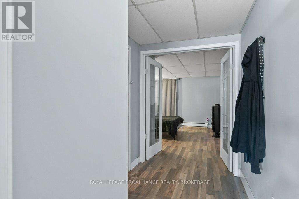 590 MACDONNELL STREET - 30