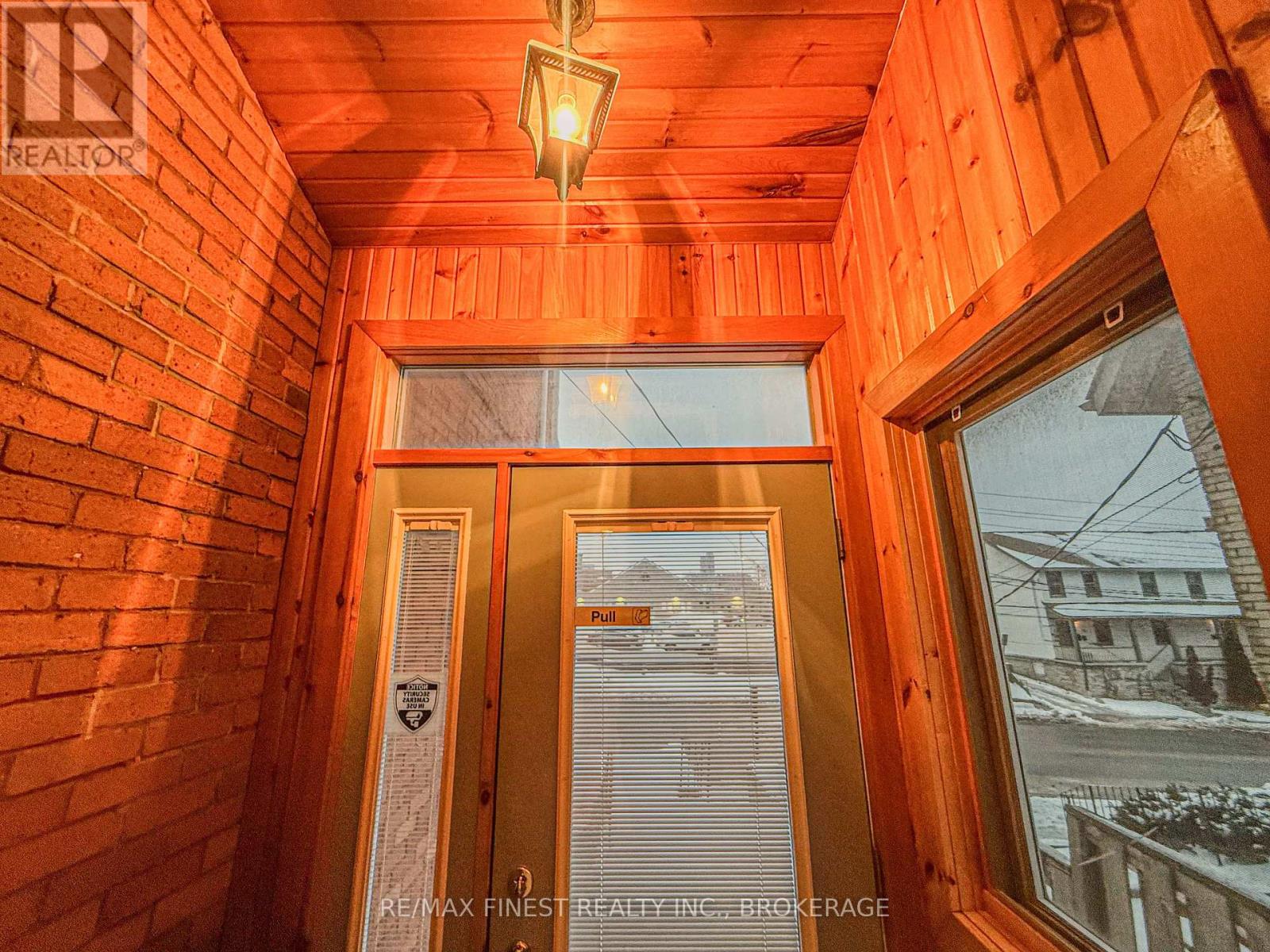 166 QUEEN STREET - 36