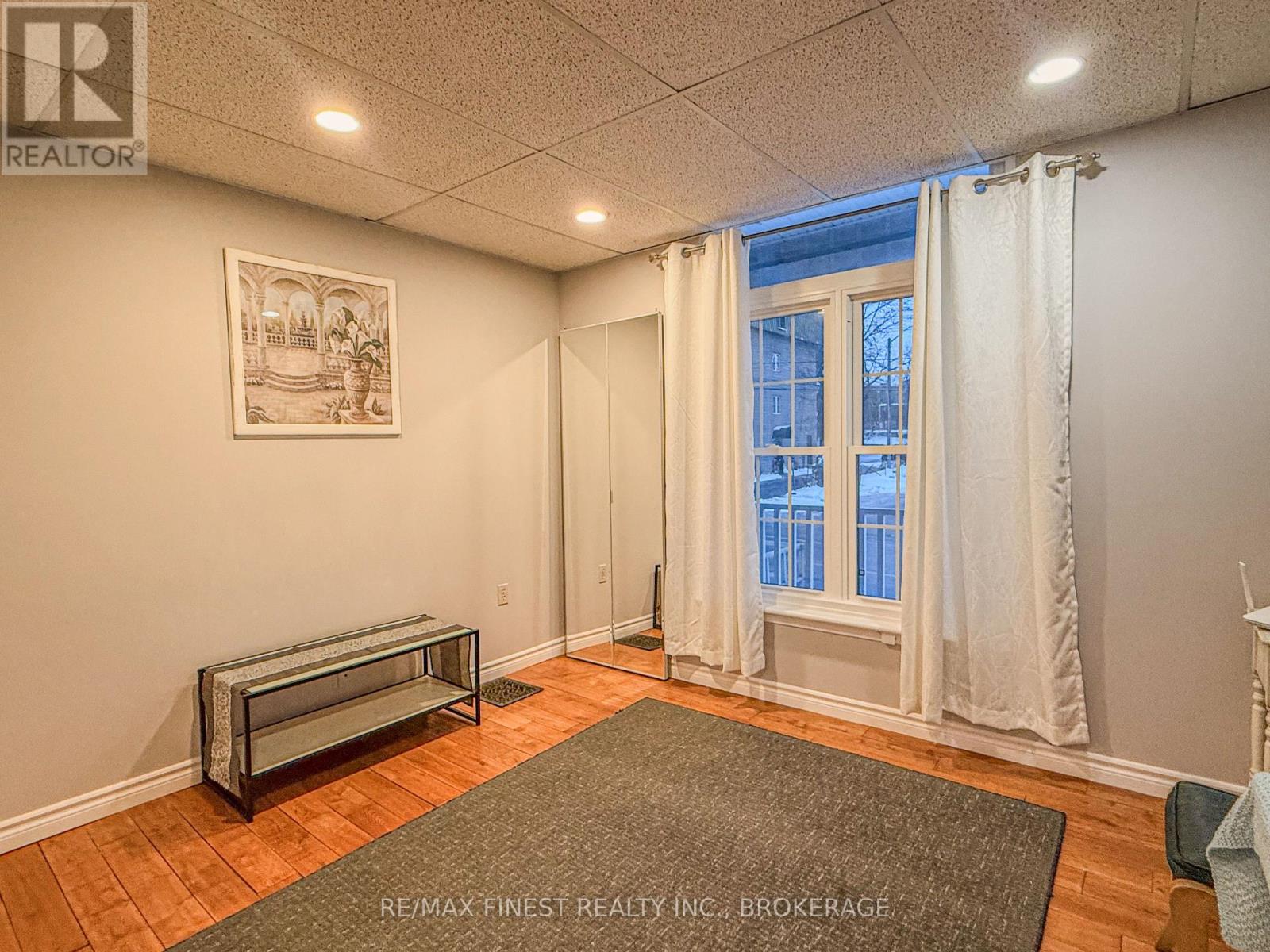 166 QUEEN STREET - 38