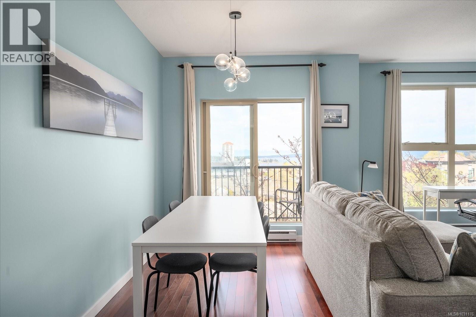 #305 555 Franklyn St - 10