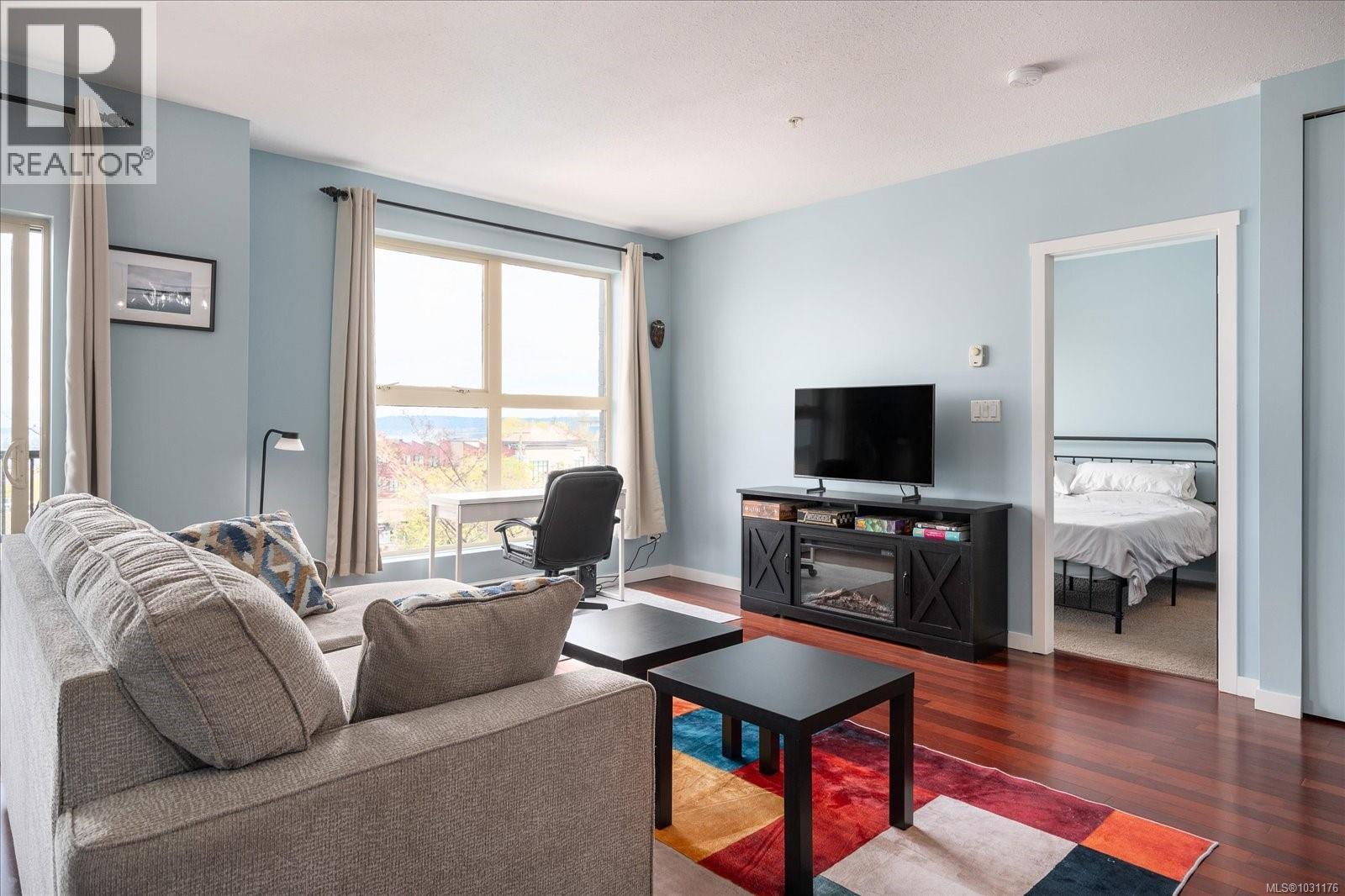 #305 555 Franklyn St - 12