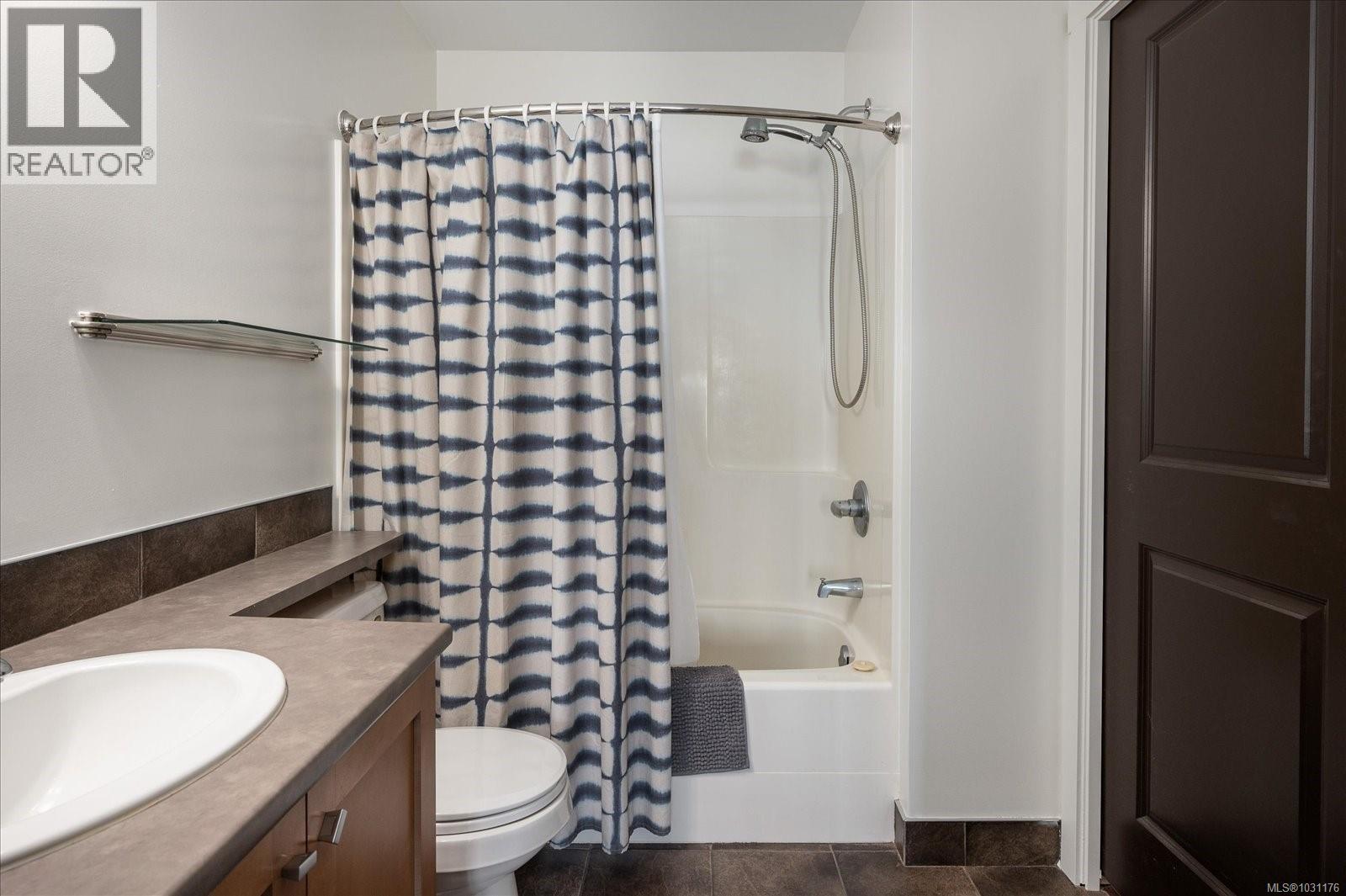 305 555 Franklyn St, Nanaimo