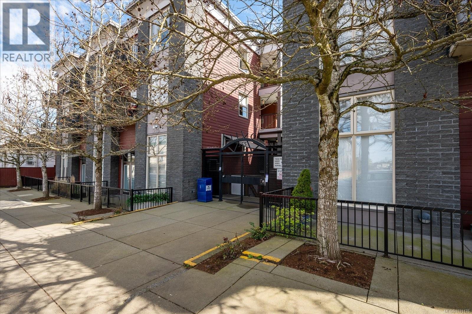 #305 555 Franklyn St - 2