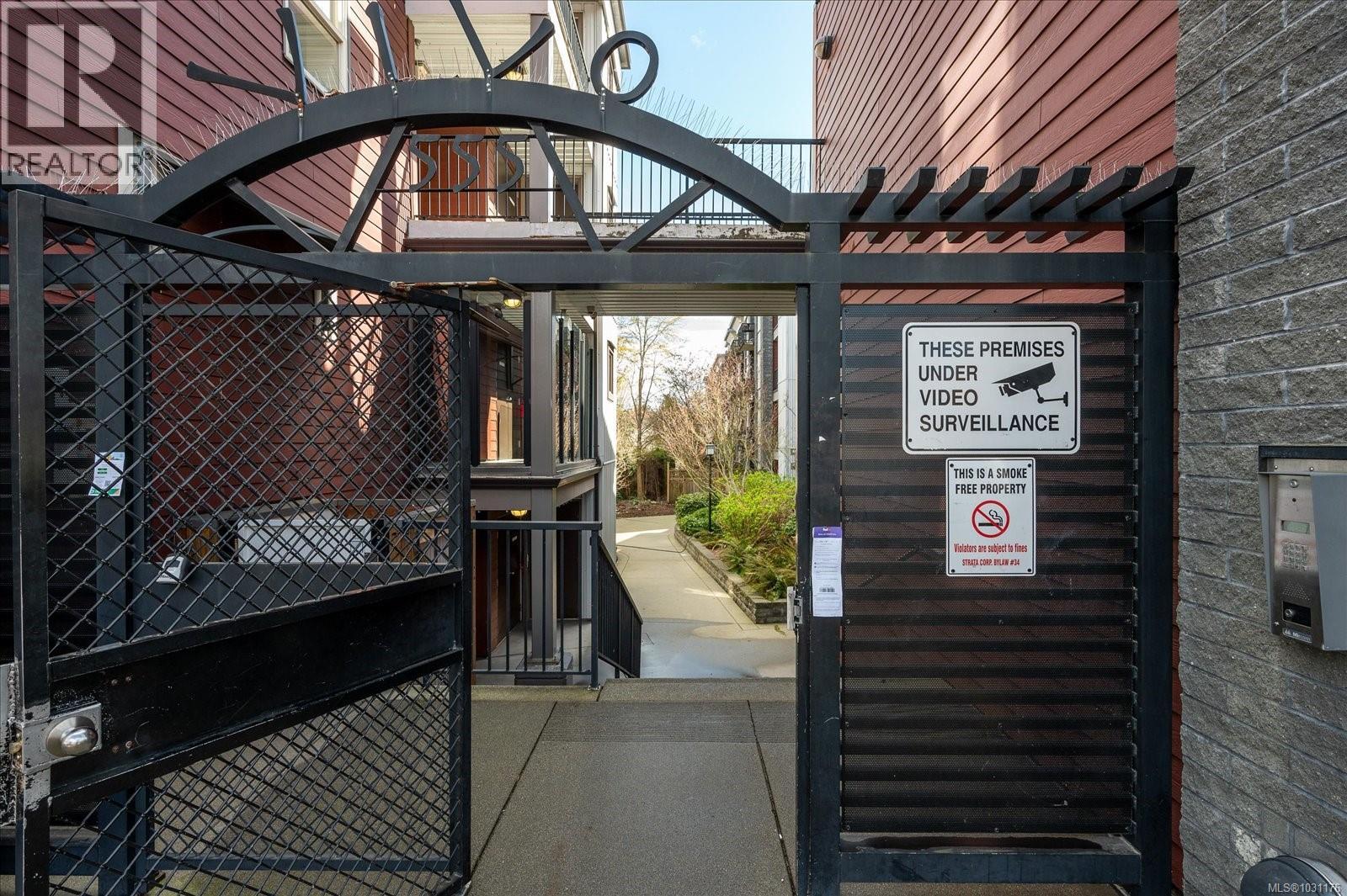 #305 555 Franklyn St - 3