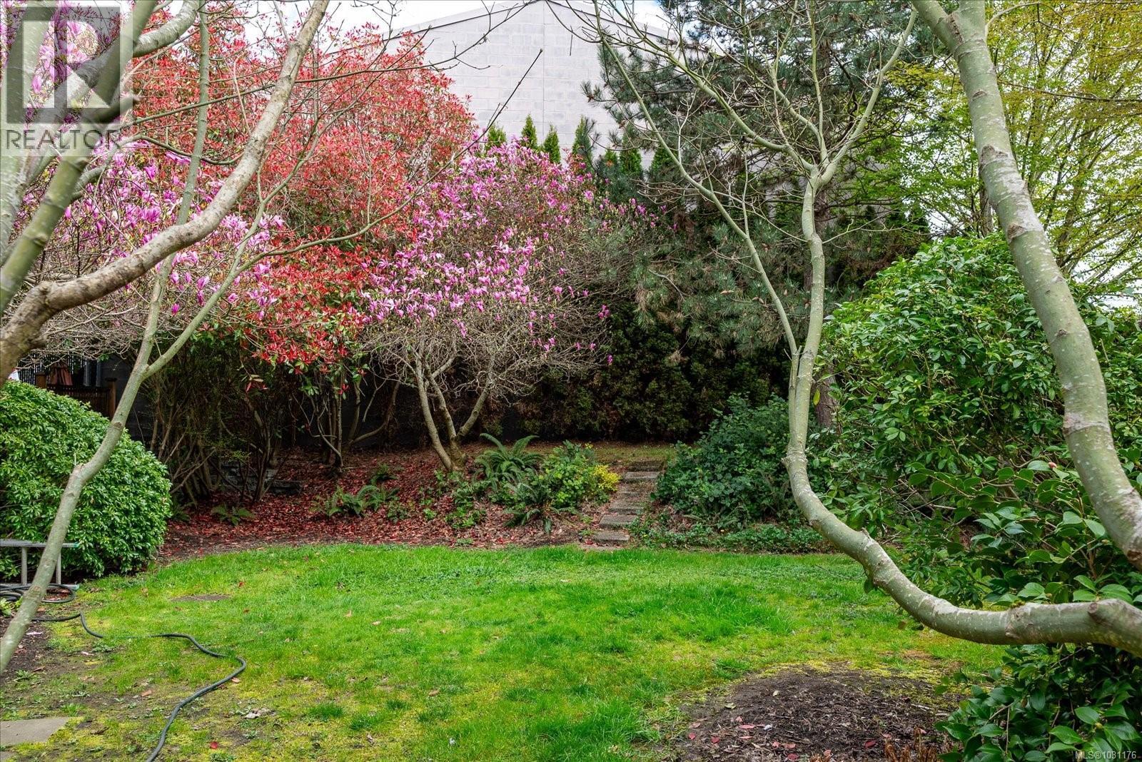 305 555 Franklyn St, Nanaimo