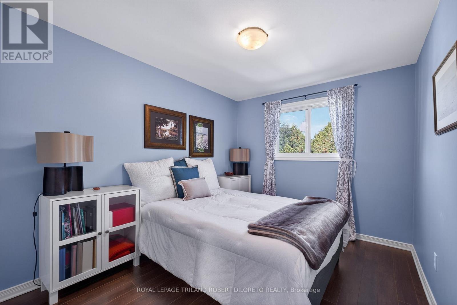 671 LADYBROOK CRESCENT Property Photo