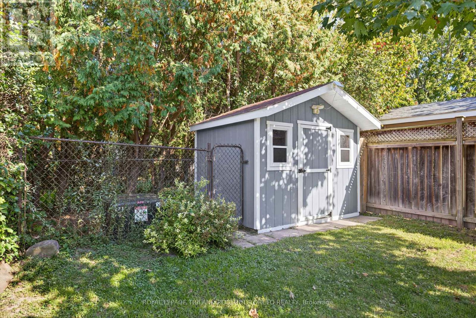 671 LADYBROOK CRESCENT Property Photo